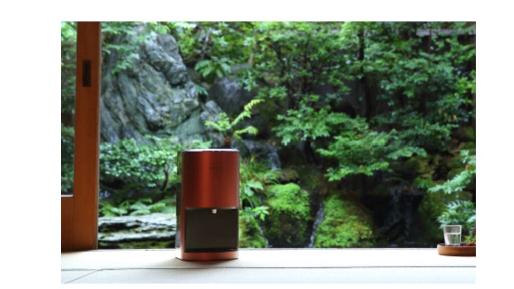 庭園のある和室におかれたデュオミニ　和室にも似合うことがわかる写真